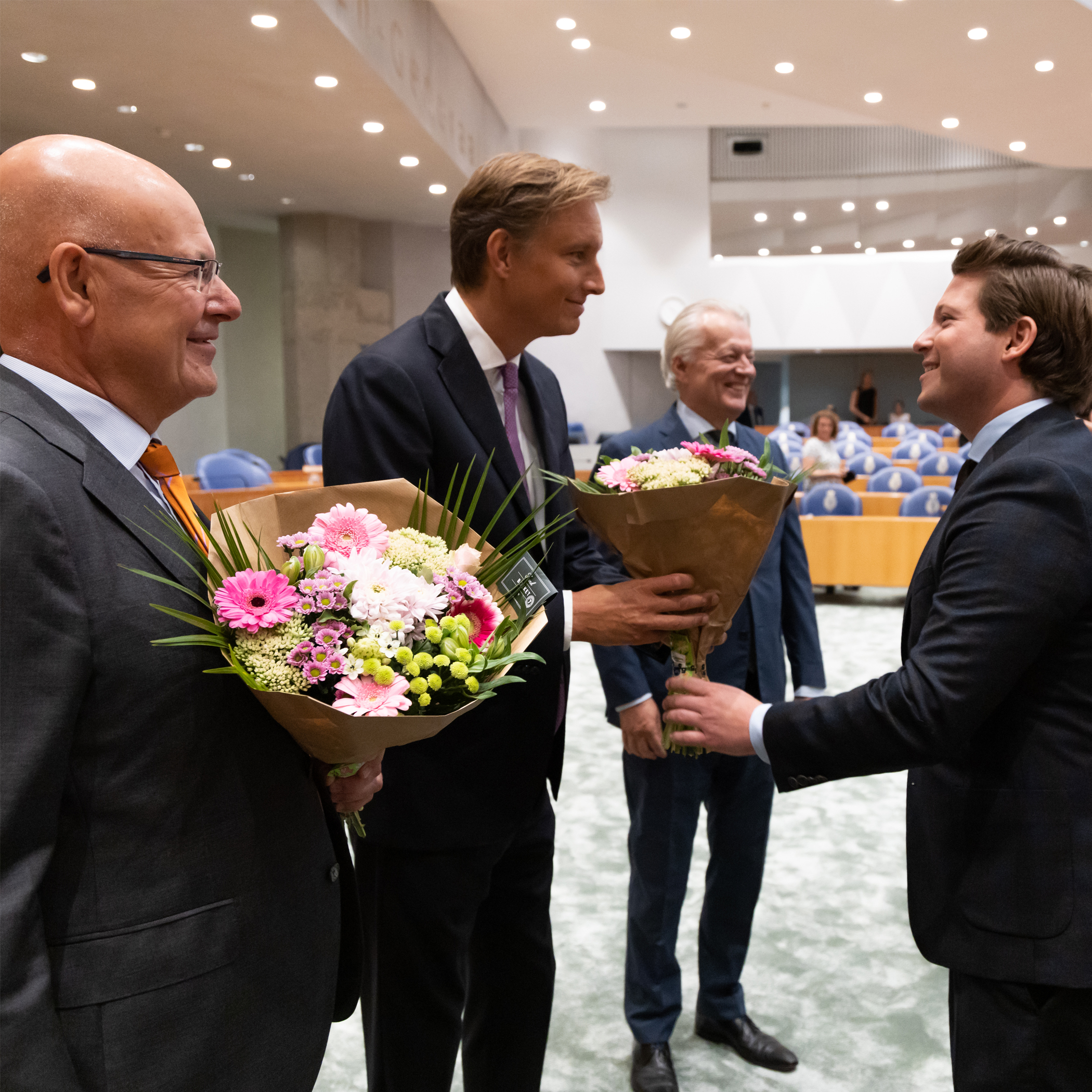 Beëdiging Chris Simons (links) en Martijn Grevink (tweede van links).